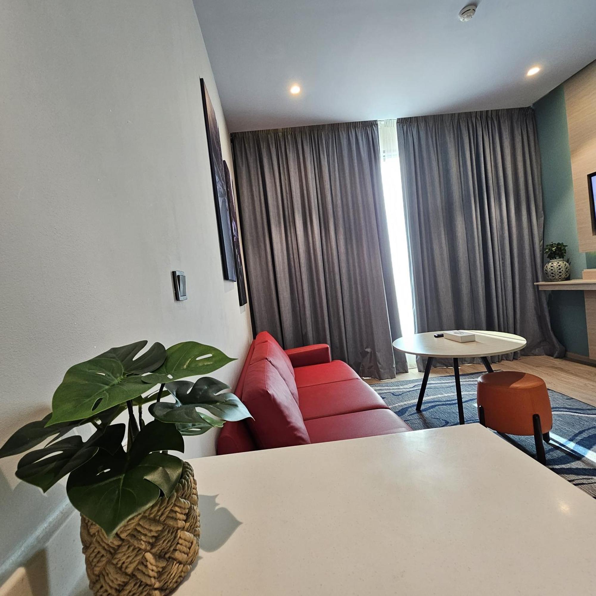 Swiss-Belinn Airport Muscat Oman Екстер'єр фото